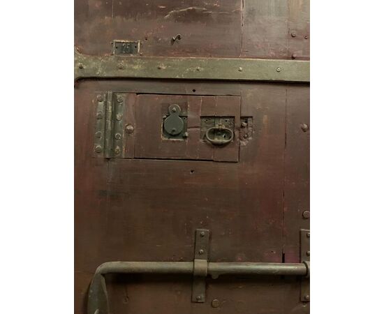 ptc018 - porta da carcere laccata, epoca '800, misura cm L 76 x H 181 x P 3 