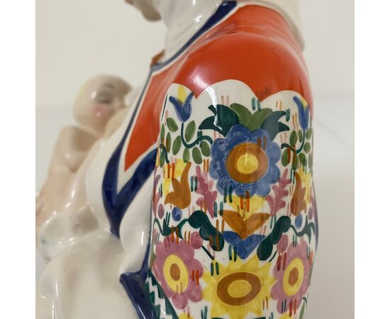 ESSEVI, Sandro Vacchetti, La maternità sarda, scultura ceramica decorata